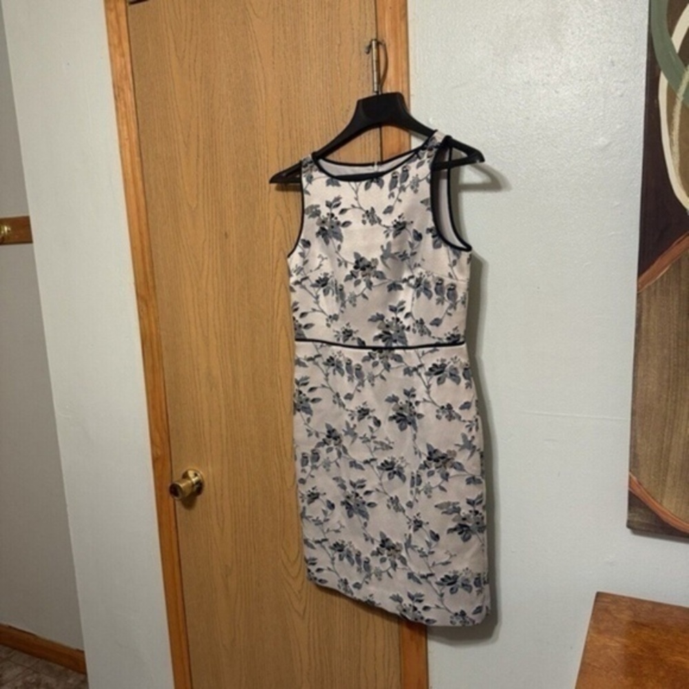Ann Taylor Size 6 Multi-Color w/Floral Print Sleeveless Knee-Length Sheath Dress